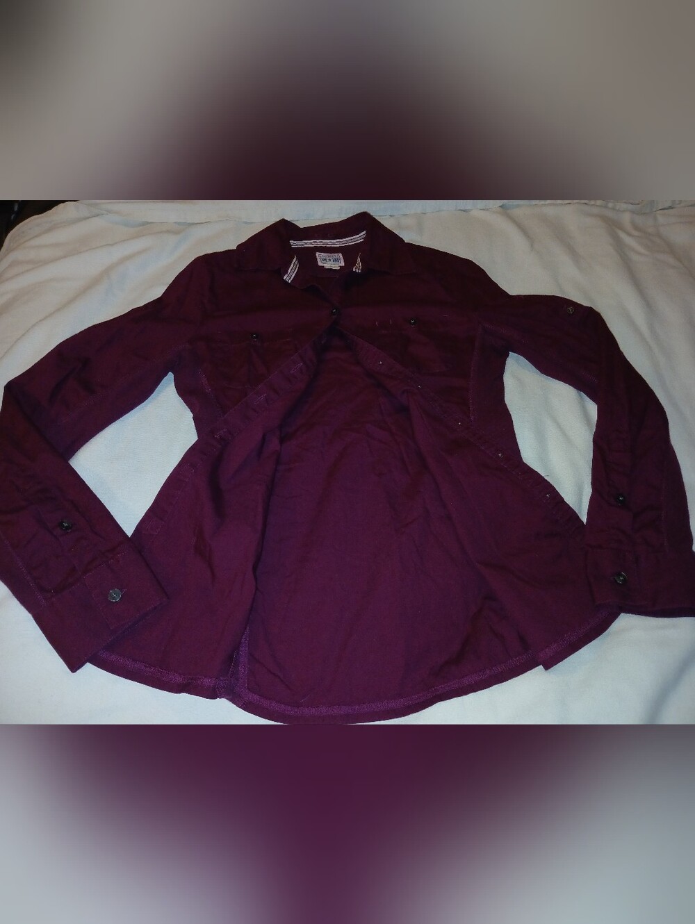 Pre-loved Women's Long Sleeve Button-Front Shirt - Plum.